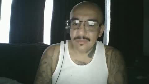 felixrlarios25 online show from May 3, 2026, 4:24 pm