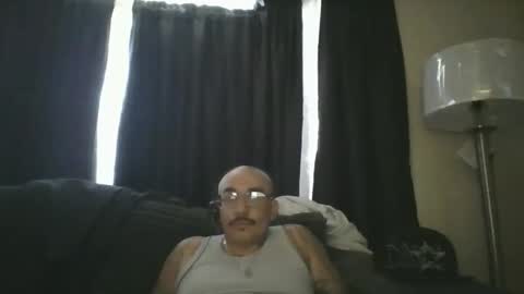 felixrlarios25 online show from May 12, 2026, 6:38 pm