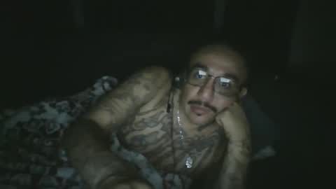 felixrlarios25 online show from May 14, 2026, 7:04 am