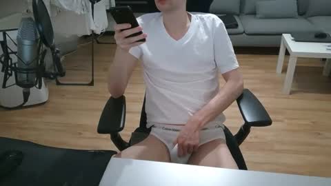 Snapshot of felixsagg chatting on December 8, 2024, 5:55 pm felixsagg online show from December 8, 2024, 5:55 pm