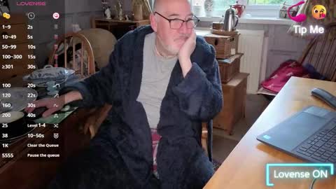 Snapshot of fellainsp8 chatting on October 30, 2025, 7:54 am Adam online show from October 30, 2025, 7:54 am