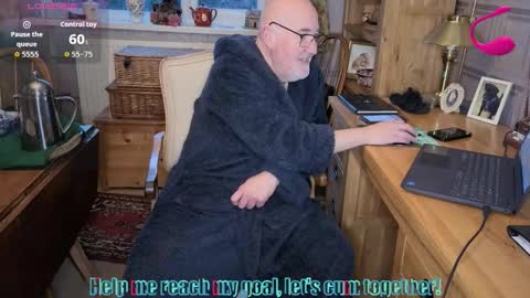 Snapshot of fellainsp8 chatting on January 12, 2026, 8:08 am Adam online show from January 12, 2026, 8:08 am