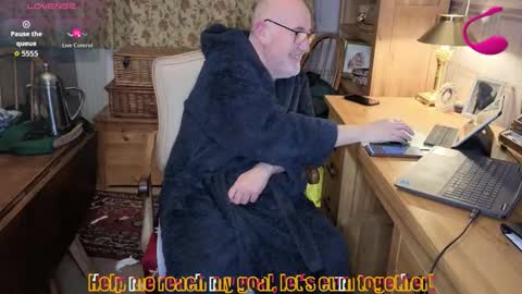 Snapshot of fellainsp8 chatting on January 15, 2026, 7:57 am Adam online show from January 15, 2026, 7:57 am