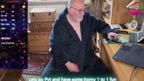 Snapshot of fellainsp8 chatting on April 28, 2026, 7:35 am Adam online show from April 28, 2026, 7:35 am