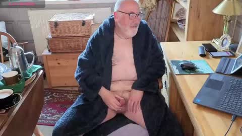 Snapshot of fellainsp8 chatting on April 30, 2026, 7:47 am Adam online show from April 30, 2026, 7:47 am