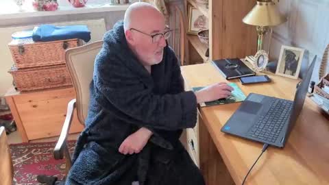 Snapshot of fellainsp8 chatting on May 10, 2026, 7:13 am Adam online show from May 10, 2026, 7:13 am