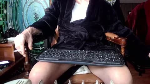 hungnsexy  online show from February 8, 2025, 8:21 pm