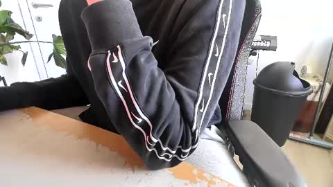 Snapshot of fem_alice_louis_dom chatting on April 28, 2026, 9:14 am fem_alice_louis_dom online show from April 28, 2026, 9:14 am