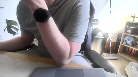 Snapshot of fem_alice_louis_dom chatting on April 29, 2026, 1:37 pm fem_alice_louis_dom online show from April 29, 2026, 1:37 pm