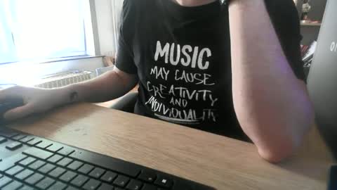 fem_alice_louis_dom online show from June 18, 2026, 9:14 am