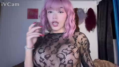fem_boy6 online show from May 8, 2026, 6:52 am