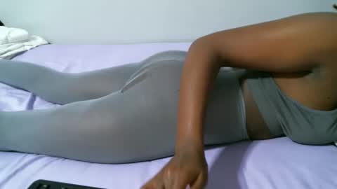 Snapshot of femaqueen chatting on September 30, 2025, 6:35 pm Navil online show from September 30, 2025, 6:35 pm