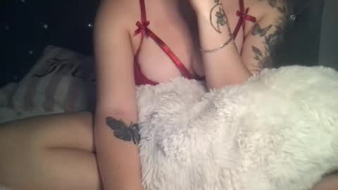 Snapshot of femmefatalebabe chatting on October 1, 2025, 1:33 am     online show from October 1, 2025, 1:33 am