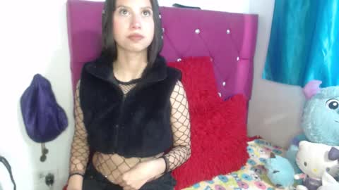 Snapshot of fenixxx1604 chatting on October 18, 2025, 7:47 pm Fenixxx online show from October 18, 2025, 7:47 pm