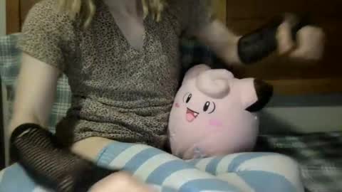 fenn88_ online show from July 25, 2026, 3:26 am