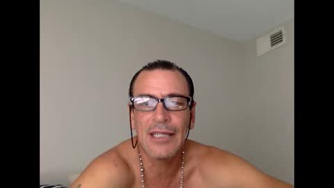 fermalu online show from September 19, 2025, 3:24 pm