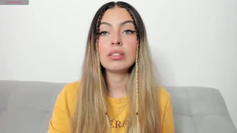 fernanda  online show from May 13, 2026, 3:31 pm
