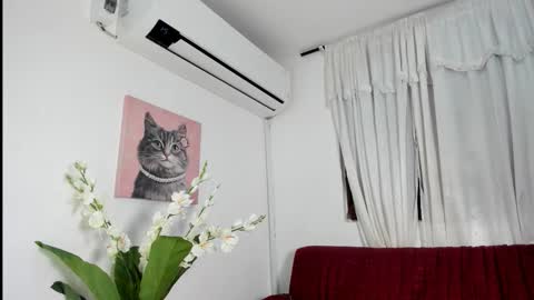 Snapshot of fernanda_brown01 chatting on October 21, 2025, 9:37 pm Fernanda online show from October 21, 2025, 9:37 pm