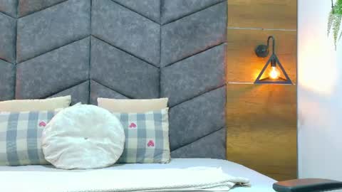 FERNANDA BROWN  online show from June 22, 2026, 1:07 am