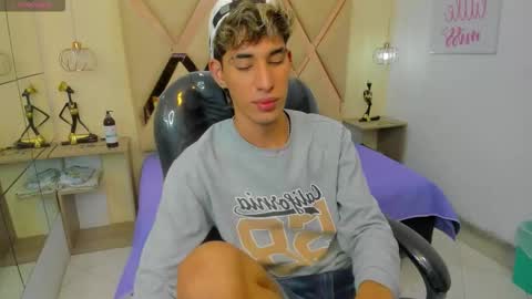 Snapshot of ferphoenix_ chatting on November 11, 2025, 3:17 am FER PHOENIX online show from November 11, 2025, 3:17 am