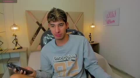 Snapshot of ferphoenix_ chatting on November 19, 2025, 3:17 am FER PHOENIX online show from November 19, 2025, 3:17 am