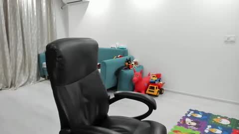 Snapshot of fetishcatalea chatting on October 9, 2025, 6:39 pm Catalea DM online show from October 9, 2025, 6:39 pm