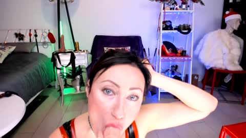 Fetishmodel online show from December 18, 2024, 7:08 pm