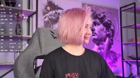 Rey online show from November 7, 2025, 4:18 pm