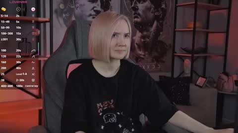 Rey online show from November 9, 2025, 2:04 pm