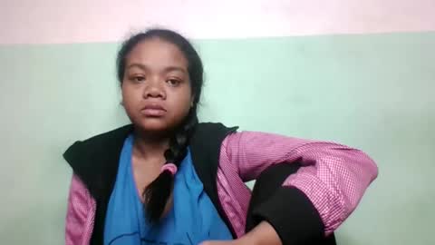 fetranialdy online show from November 26, 2025, 4:35 am