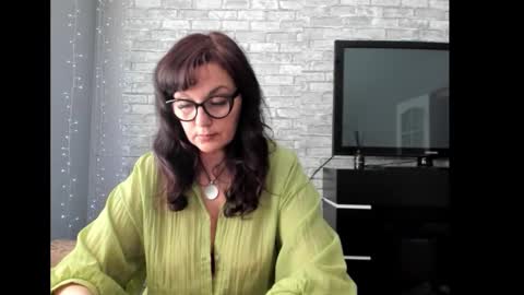 Milana online show from February 6, 2026, 6:29 am