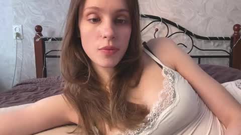 Snapshot of fflloowweerr chatting on May 1, 2026, 7:57 am Lisa online show from May 1, 2026, 7:57 am