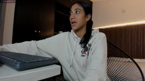 Freyja  online show from October 13, 2025, 4:51 pm