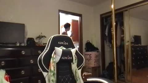 fgsammie online show from October 26, 2025, 4:51 am