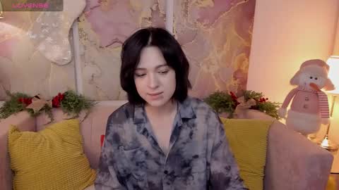 fiamoory online show from December 4, 2024, 7:39 am