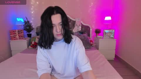 fiamoory online show from December 8, 2024, 1:46 am