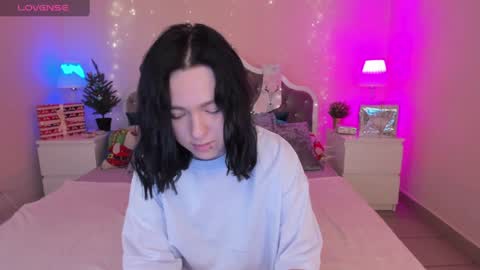 fiamoory online show from December 8, 2024, 4:57 am