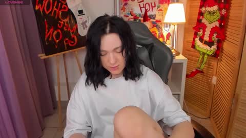fiamoory online show from December 10, 2024, 4:24 am