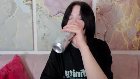 fiamoory online show from April 30, 2026, 1:23 am