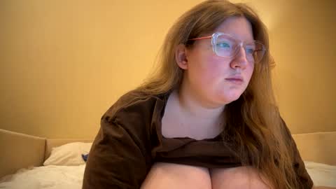 Sophie online show from December 9, 2024, 3:33 pm