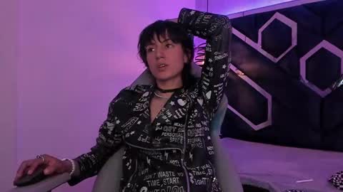   online show from January 2, 2025, 9:28 pm