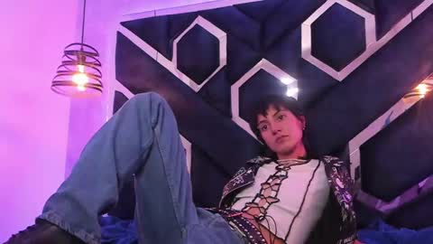   online show from January 9, 2025, 6:04 pm