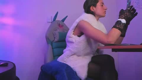   online show from January 24, 2025, 3:13 pm