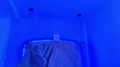   online show from September 18, 2025, 11:56 am