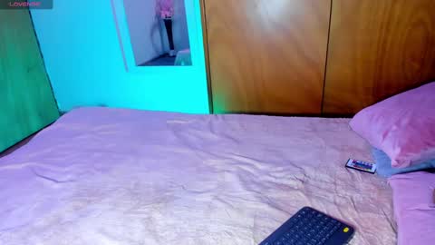 Ana online show from February 16, 2025, 7:27 pm