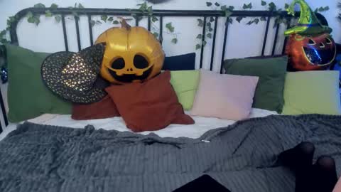 Honey Ill be waiting for you Tue Wed Thu Fri Sat Sun 10am-5pm online show from October 30, 2025, 3:08 am