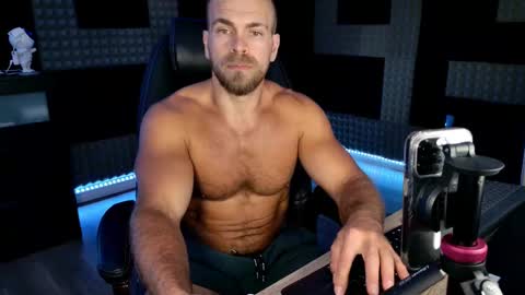 Snapshot of finch93 chatting on September 17, 2025, 2:02 am Nick online show from September 17, 2025, 2:02 am