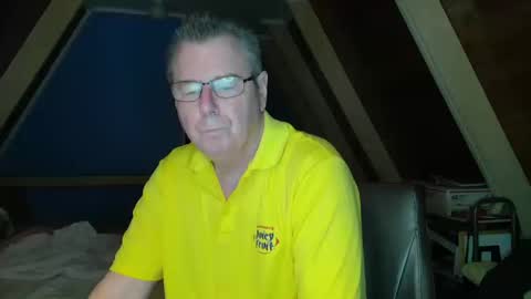 Snapshot of finderfiner chatting on October 15, 2025, 8:14 am finderfiner online show from October 15, 2025, 8:14 am