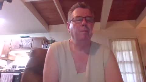Snapshot of finderfiner chatting on May 1, 2026, 1:37 pm finderfiner online show from May 1, 2026, 1:37 pm