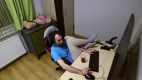 Jane and Findo online show from March 8, 2025, 6:37 pm